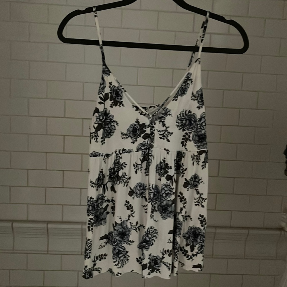 American Eagle Soft & Sexy White, blue, green floral tank small Crepe cotton
